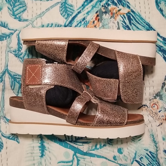 Diba True Greensberg Leather Sandals - Picture 7 of 7